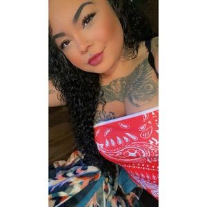 Meet your Posher, Denea